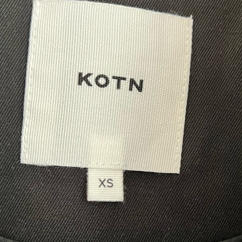 KOTN Women's Short-Waisted blazer in Black XS - Picture 7 of 10